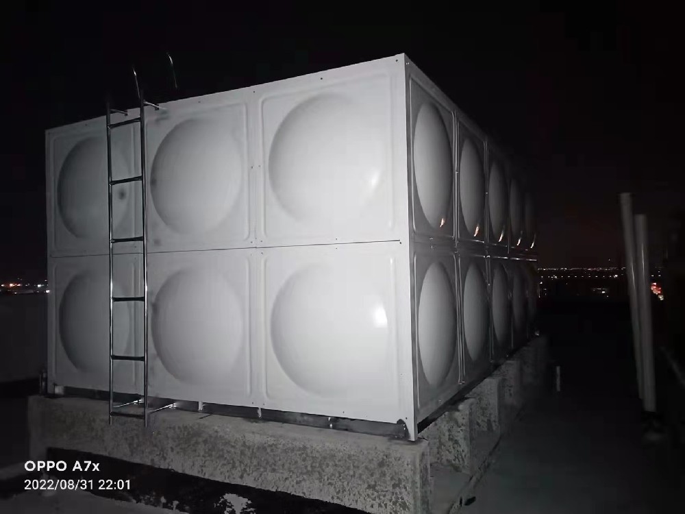 浙江國際海運職業(yè)技術學院七號宿舍樓工程項目采購浙江清澈環(huán)保安裝不銹鋼消防水箱已經(jīng)進場施工寧波不銹鋼水箱廠家舟山不銹鋼水箱廠家浙江清澈